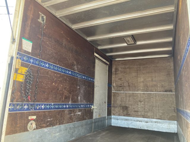 Isuzu ELF TRUCK 2003-09 189946-7