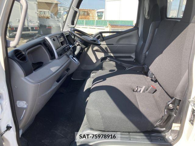 Mitsubishi CANTER 2017-04 263547-9