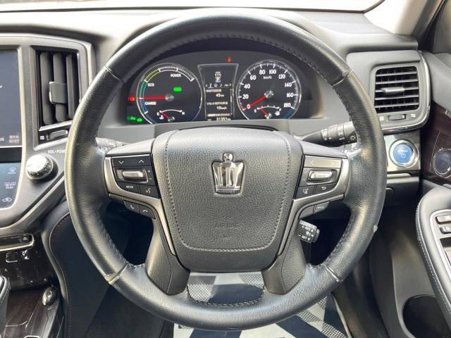 Toyota CROWN SEDAN 2016-03 195782-11