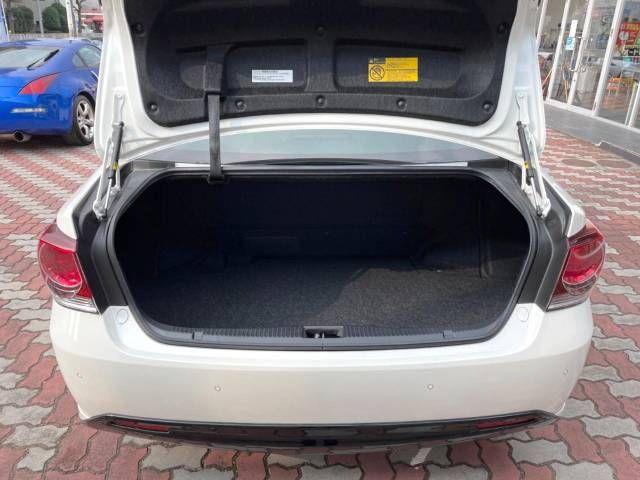 Toyota CROWN SEDAN 2016-03 195782-10