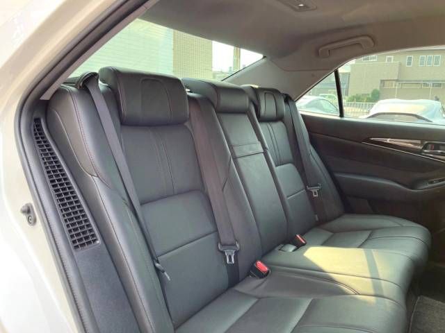 Toyota CROWN SEDAN 2016-03 195782-9