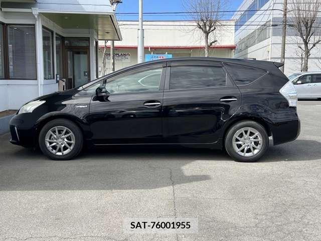 Toyota PRIUS ALPHA 2013-08 337177-6