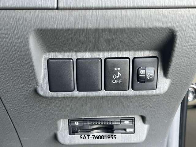 Toyota PRIUS ALPHA 2013-08 337177-15