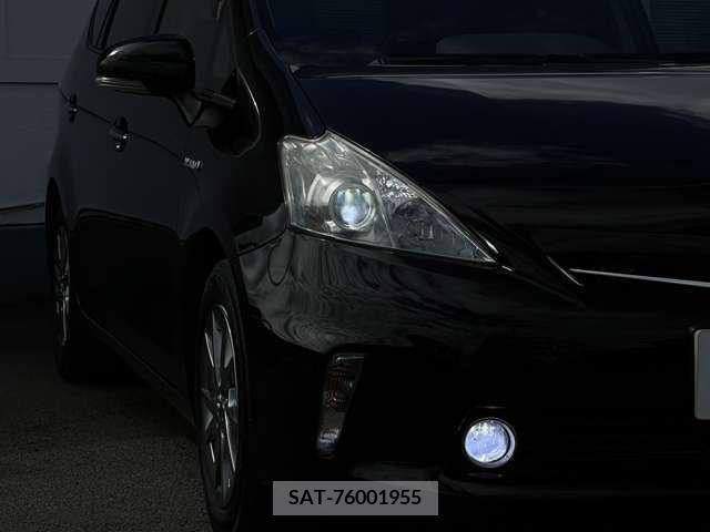 Toyota PRIUS ALPHA 2013-08 337177-9