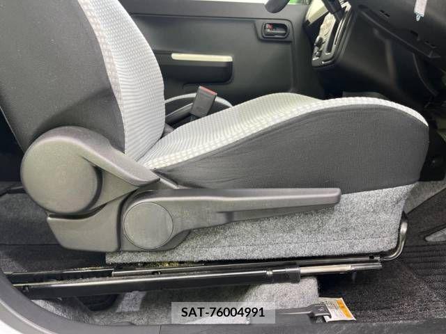 Mazda CAROL 2015-02 305282-7