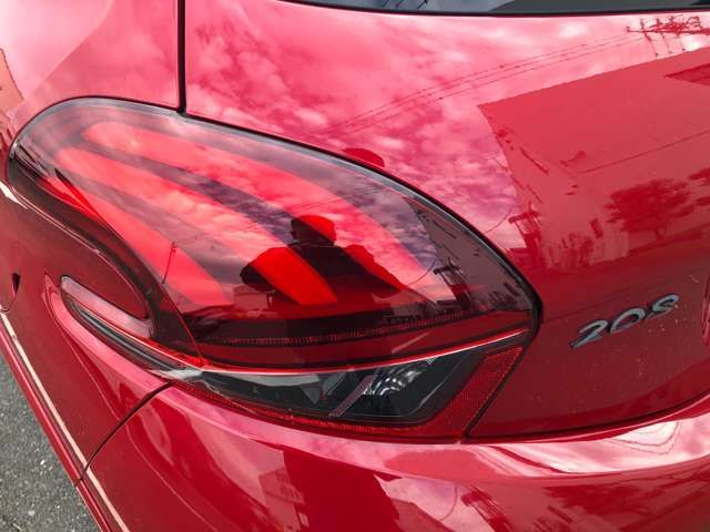 Peugeot 208 2019-02 184728-10