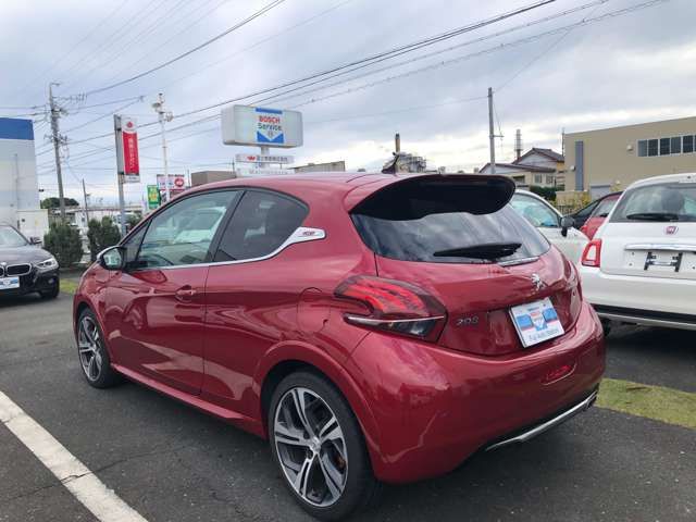 Peugeot 208 2019-02 184728-9