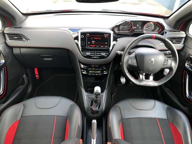 Peugeot 208 2019-02 184728-2