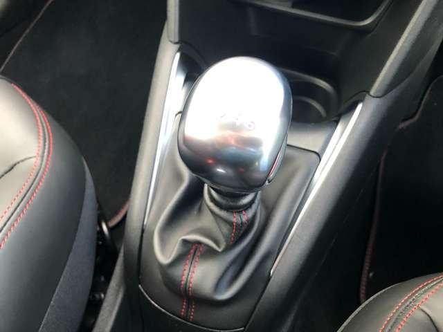 Peugeot 208 2019-02 184728-15