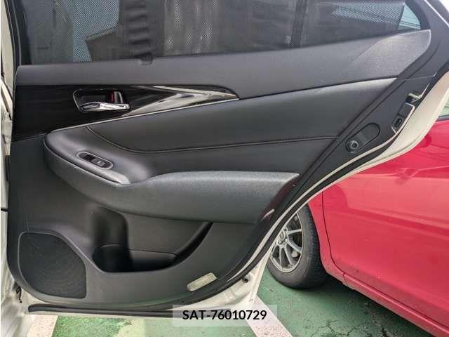 Toyota CROWN SEDAN 2016-02 300218-12