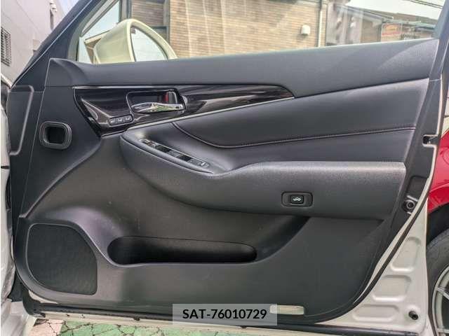 Toyota CROWN SEDAN 2016-02 300218-11