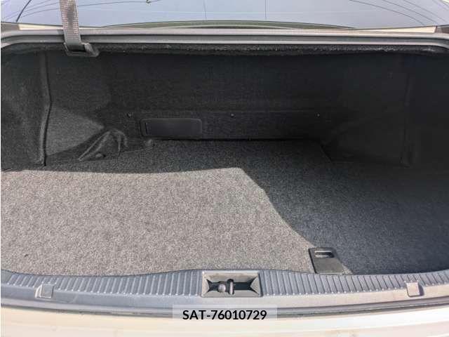 Toyota CROWN SEDAN 2016-02 300218-18