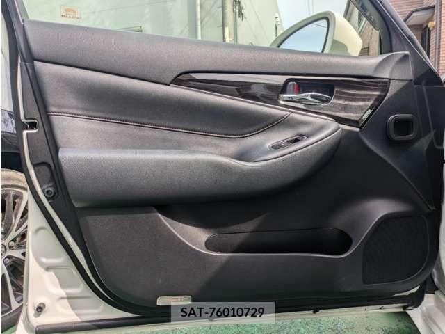 Toyota CROWN SEDAN 2016-02 300218-10