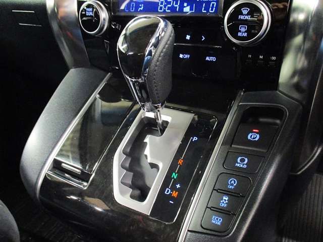 Toyota ALPHARD 2017-09 24590-8
