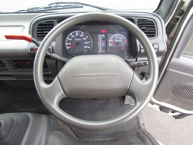 Nissan ATLAS 2004-05 9984-16