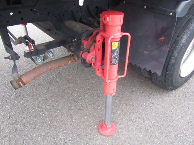 Nissan ATLAS 2004-05 9984-9