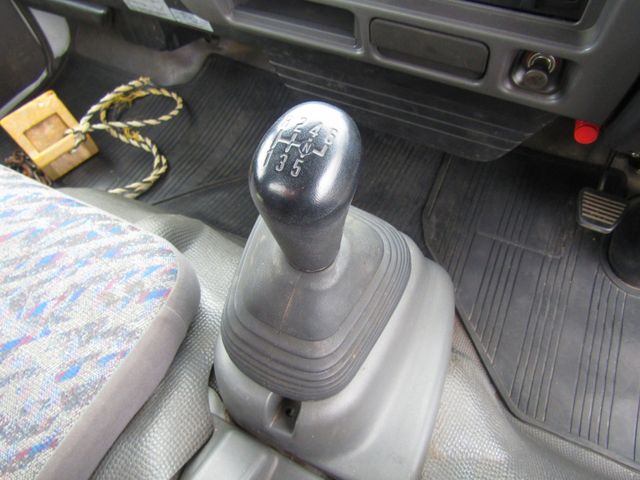 Nissan ATLAS 2004-05 9984-17