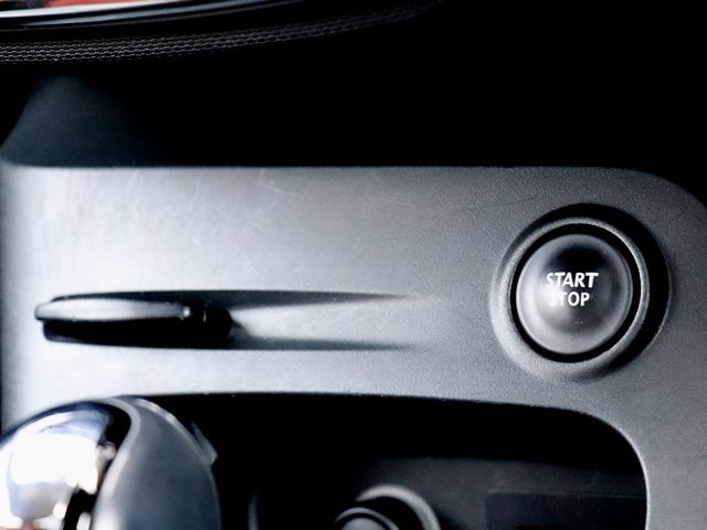 Renault CAPTUR 2015-03 16196-22
