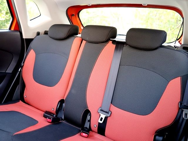 Renault CAPTUR 2015-03 16196-27