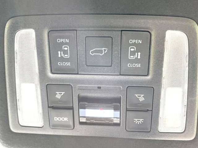 Toyota VOXY 2022-07 192567-6