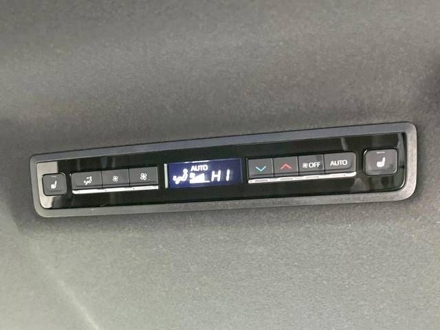 Toyota VOXY 2022-07 192567-8