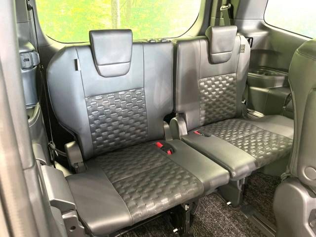 Toyota VOXY 2022-07 192567-11