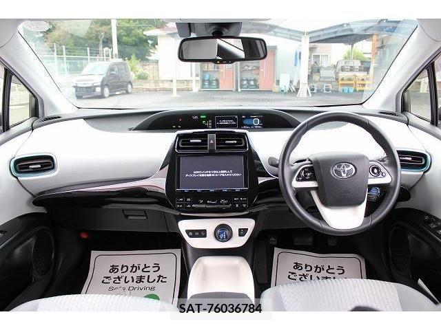 Toyota PRIUS 2016-04 322532-14