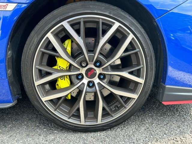 Subaru WRX STI 2018-09 10398-13