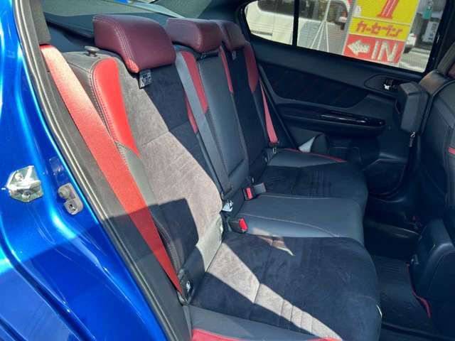 Subaru WRX STI 2018-09 10398-9