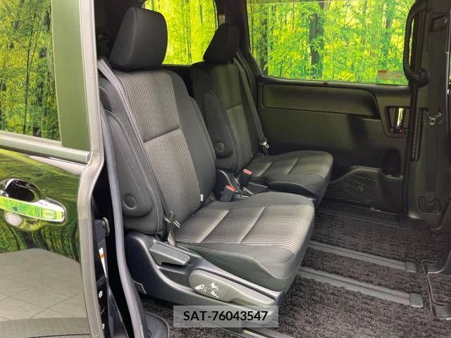 Toyota VOXY 2020-01 321676-9