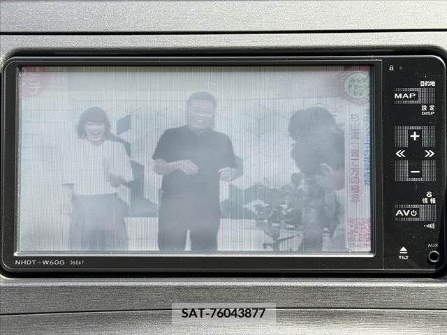 Toyota PRIUS 2010-06 282061-3