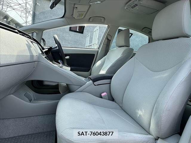 Toyota PRIUS 2010-06 282061-16