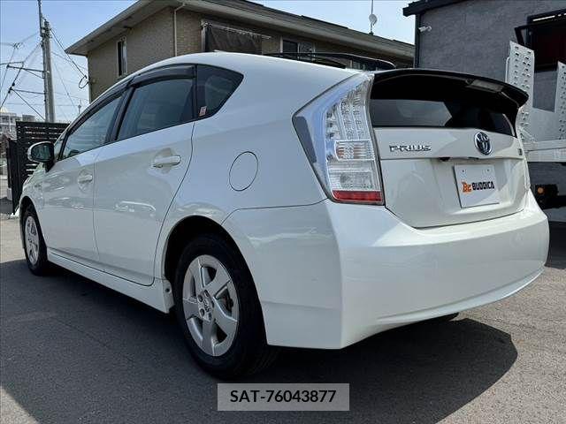 Toyota PRIUS 2010-06 282061-12