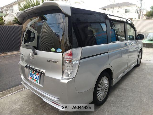 Honda e 2010-03 217987-5
