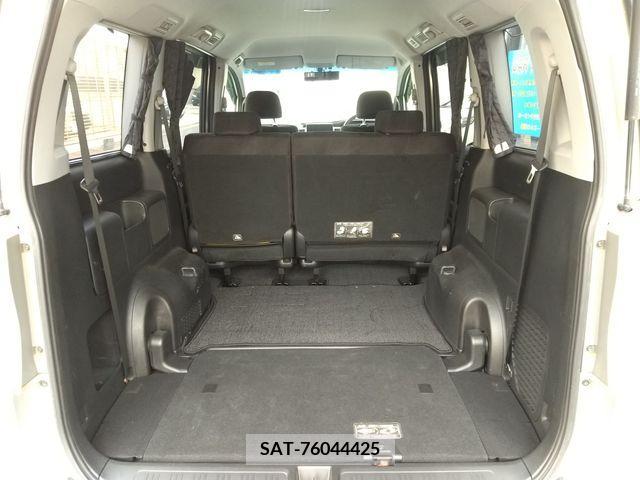 Honda e 2010-03 217987-17