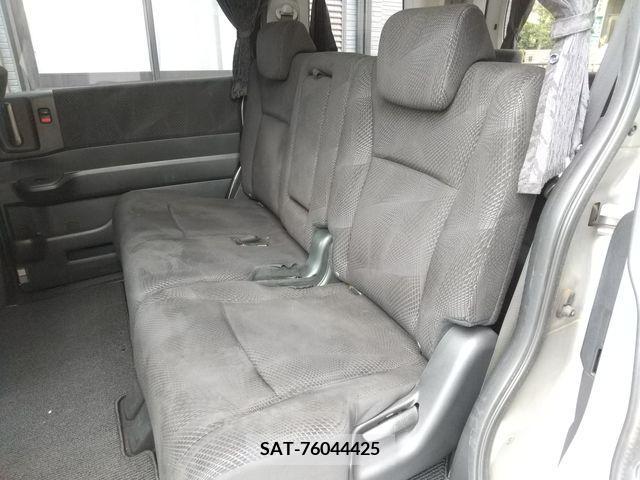 Honda e 2010-03 217987-13