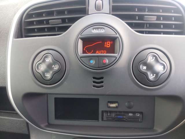 Renault KANGOO 2017-06 11294-8