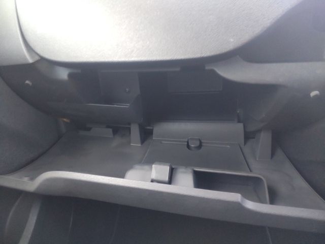 Renault KANGOO 2017-06 11294-16