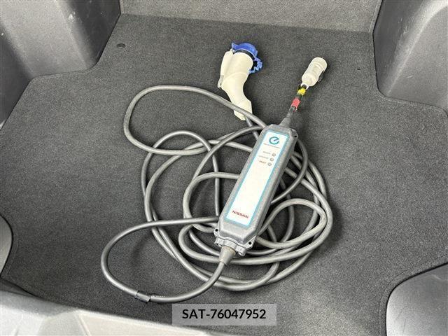 Nissan LEAF 2016-02 367052-18