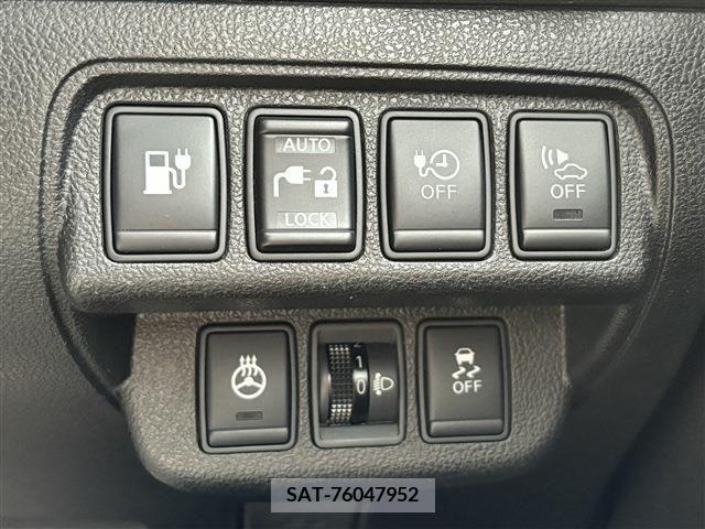 Nissan LEAF 2016-02 367052-12