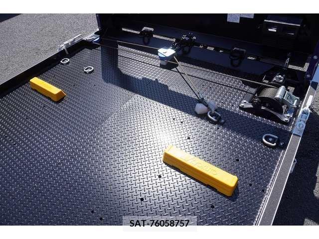 Mitsubishi CANTER 2024-01 294472-17