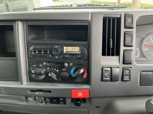 Isuzu ELF TRUCK 2017-06 924-23