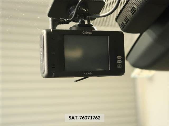 Toyota PRIUS 2020-03 322458-12