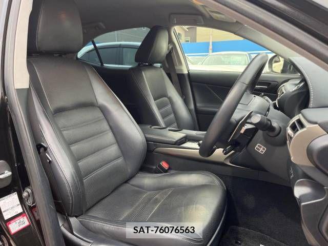 Lexus IS 2013-11 243116-8