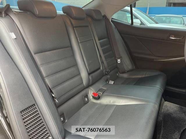 Lexus IS 2013-11 243116-9