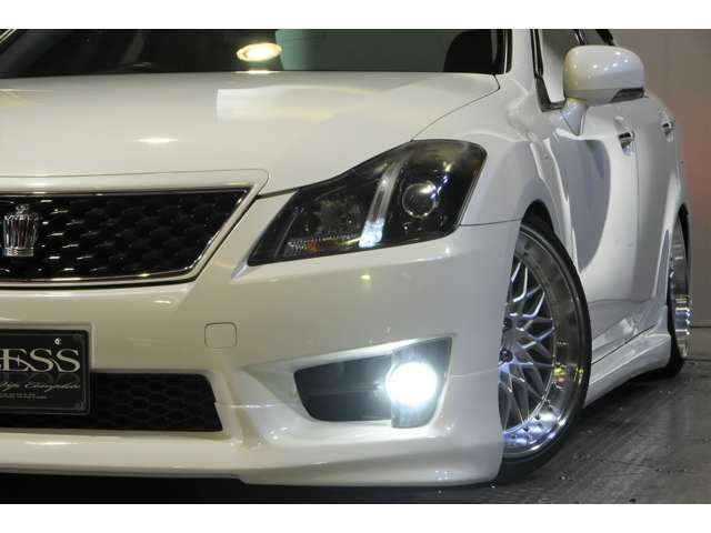 Toyota CROWN SEDAN 2011-11 8395-10