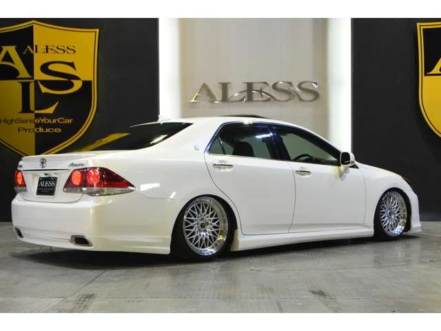 Toyota CROWN SEDAN 2011-11 8395-2