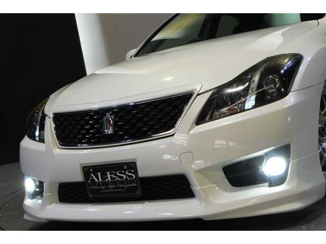 Toyota CROWN SEDAN 2011-11 8395-4