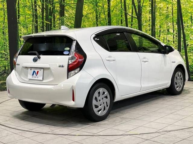 Toyota AQUA 2017-10 184593-16