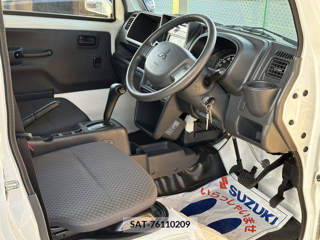 Mitsubishi MINICAB TRUCK 2015-09 215130-19